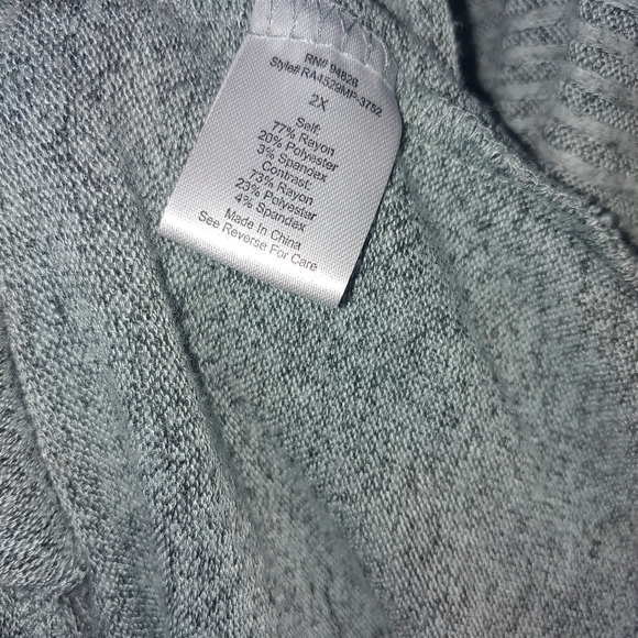 Women's Sweater - Picture 3 of 3